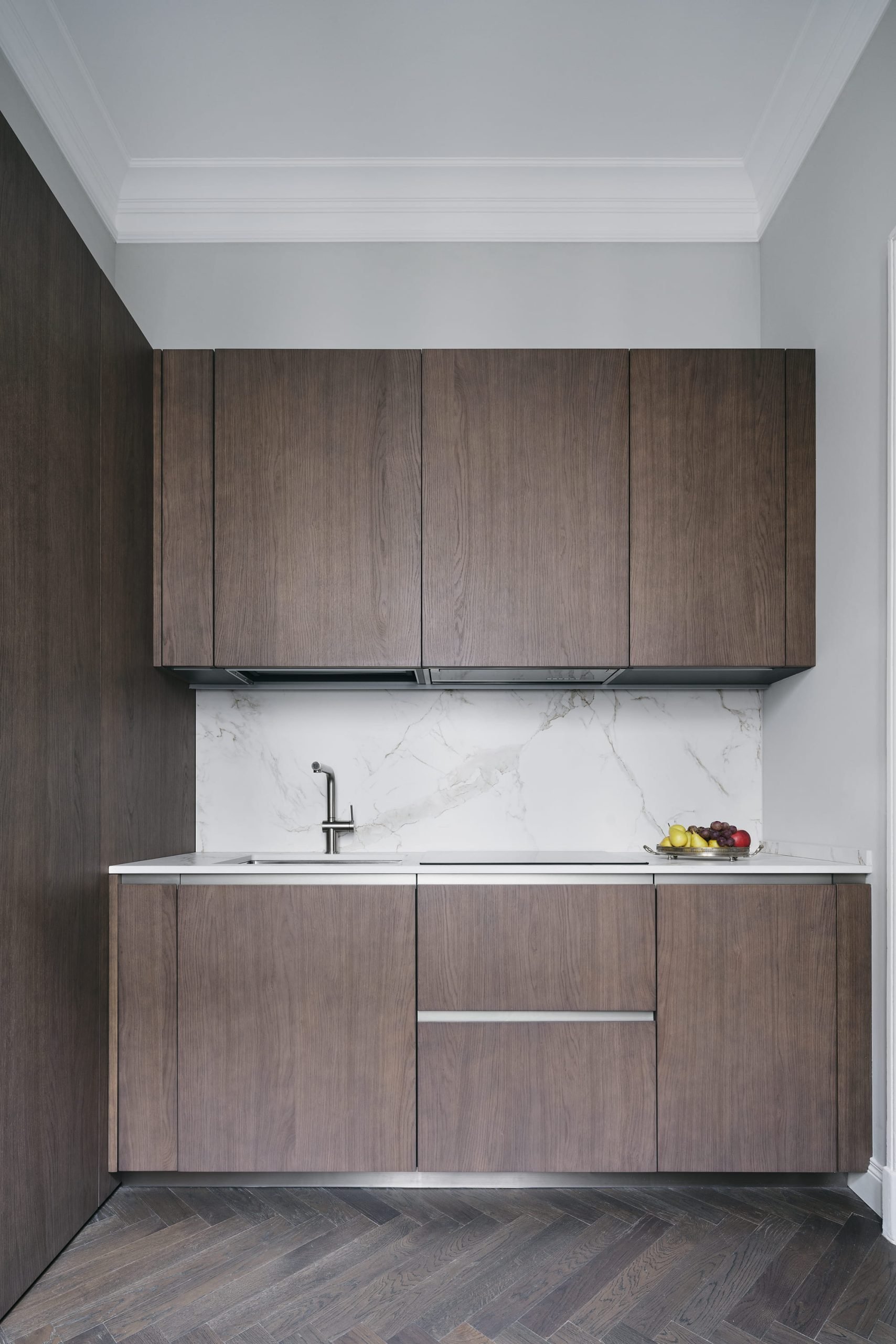 Cucine-ristrette-sfruttare-l-altezza-2
