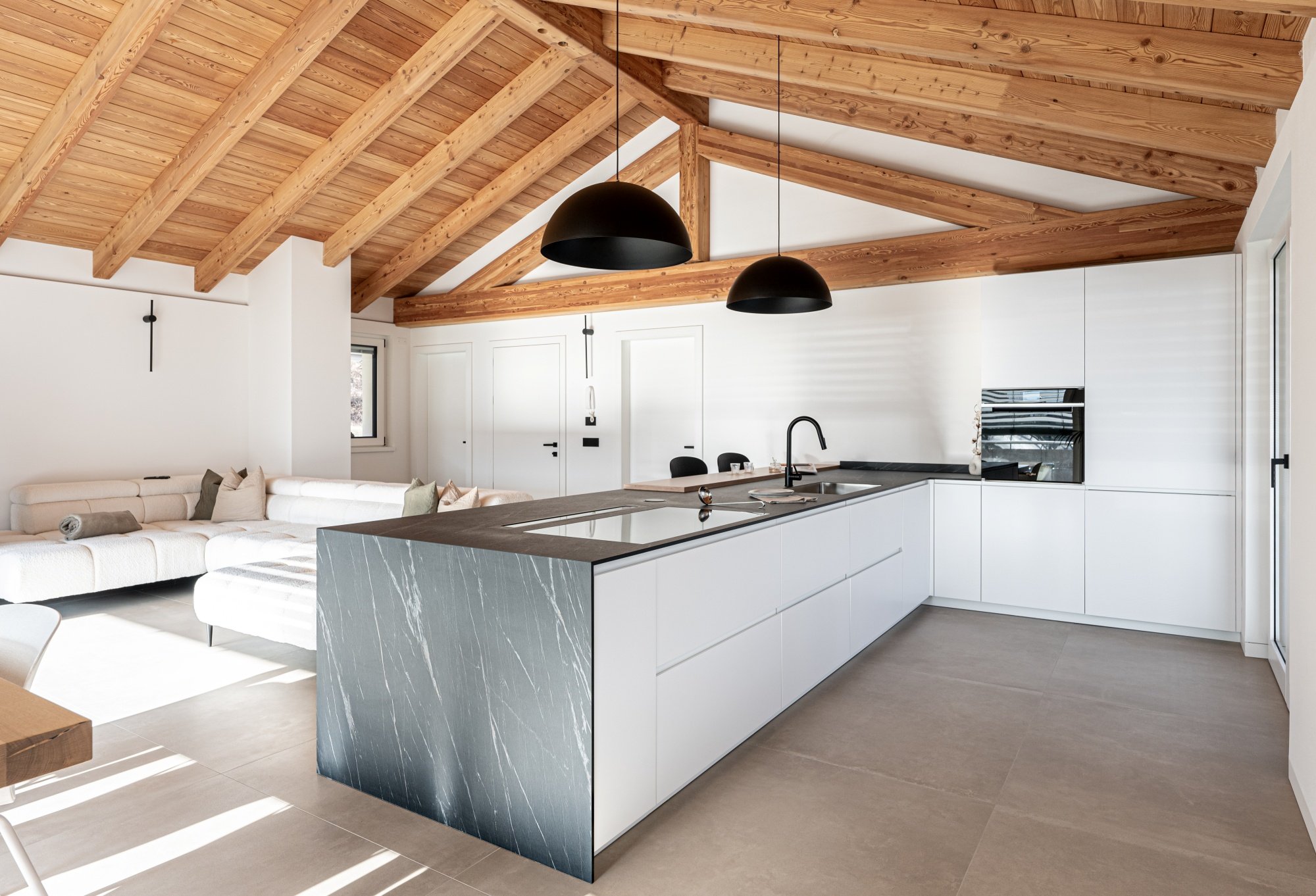 Cucine-in-mansarde-moderne-1
